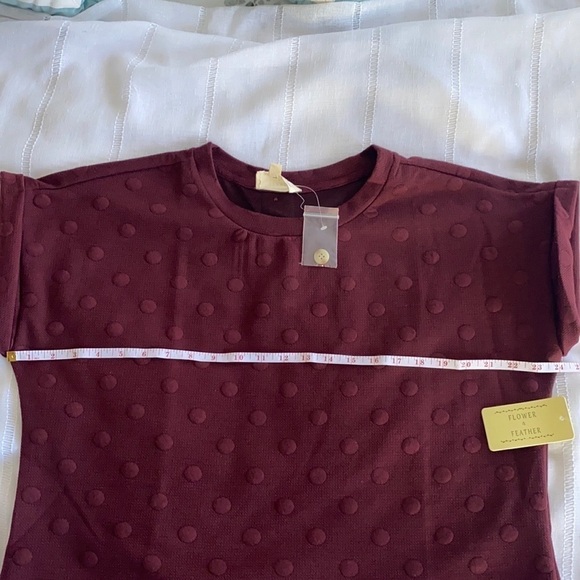NWT Flower to Feather maroon short sleeve top. - Picture 6 of 8